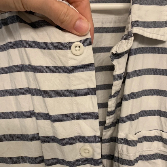 Men’s H&M Divided short sleeve button down. White and navy, size L *See note - Picture 5 of 6